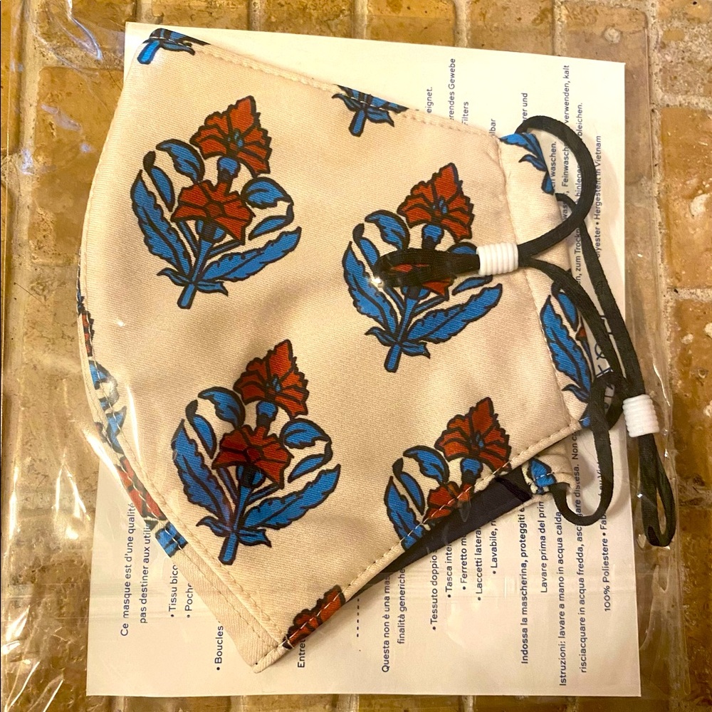 ✨ TORY BURCH non-medical grade mask 100% Polyester ✨